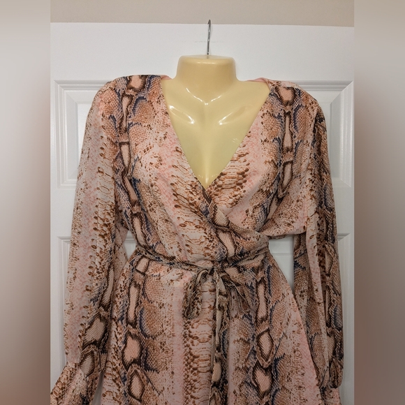 True Wrap Maxi Dress by Bar III Python Snake Skin Print Sz XL - Picture 3 of 7